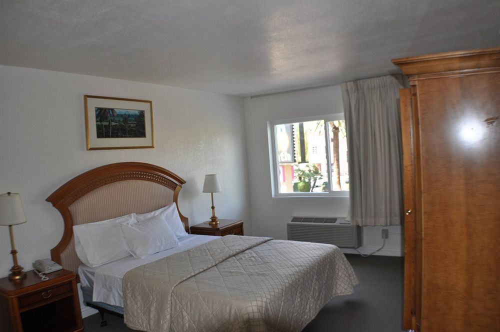 Super 8 By Wyndham Vegas North Strip/fremont St. Area Las Vegas