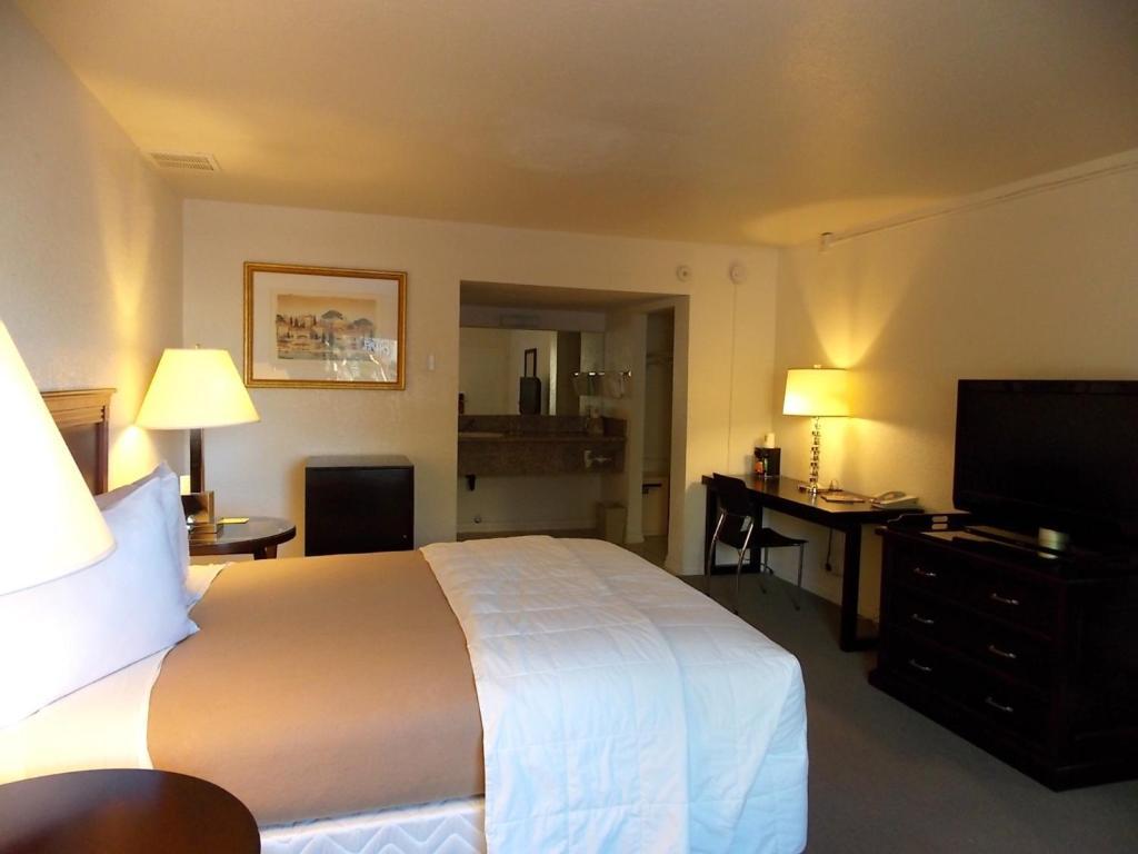 Super 8 By Wyndham Vegas North Strip/fremont St. Area 2* Las Vegas